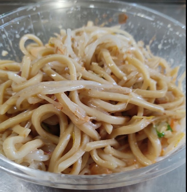 「中華蕎麦とみ田監修 冷し豚中華」をよく混ぜたところ。