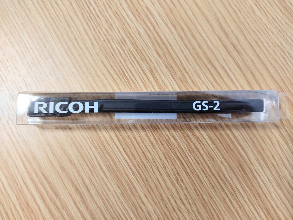 RICOH ハンドストラップ GS-2のパッケージ。