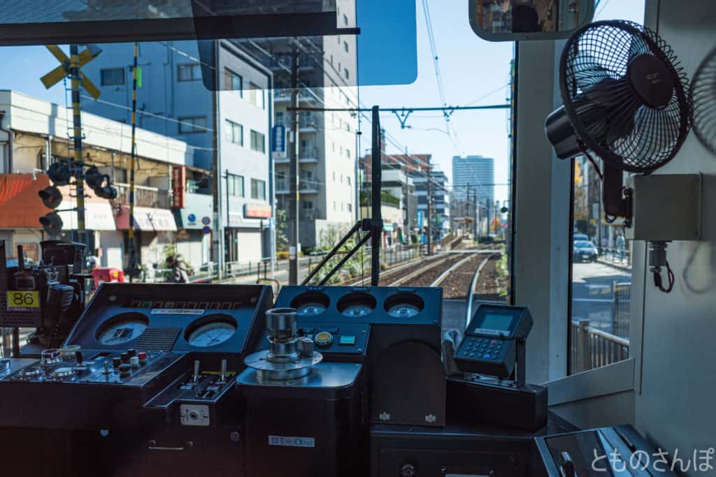 都電荒川線（東京さくらトラム)、車内の様子。