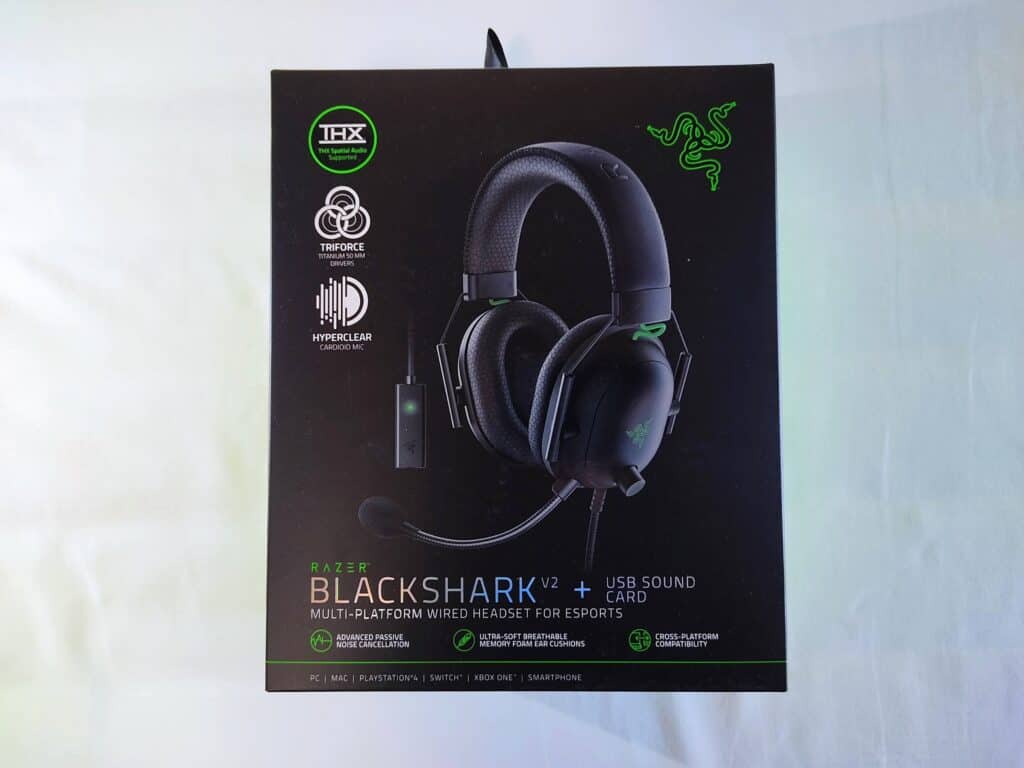 「Razer BlackShark V2」の化粧箱。