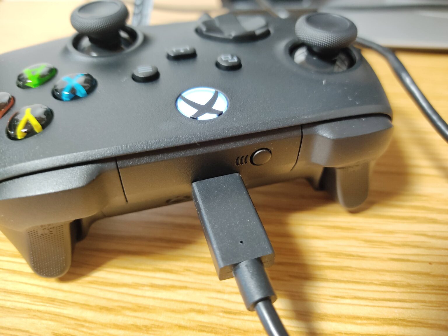 マイクロソフト「Xbox ワイヤレス コントローラー 」を購入レビュー丨PCゲーム初心者が「箱コン」を使用した感想 50代フードデリバリー