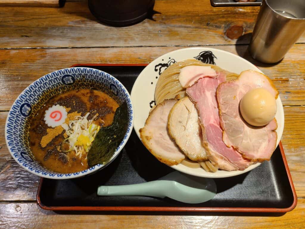 富田食堂の濃厚特製つけ麺